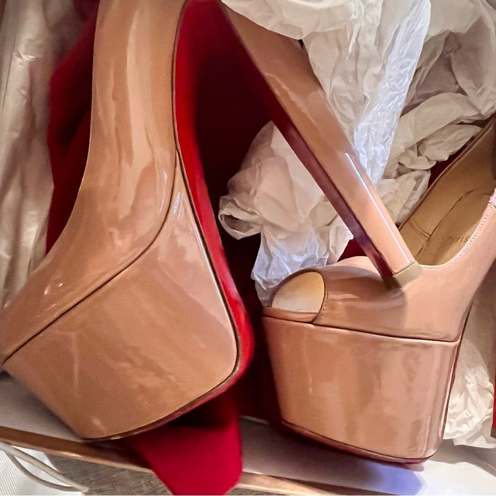 CHRISTIAN LOUBOUTIN Patent Leather Platform Peep Toe Heels (SIZE 36.5)